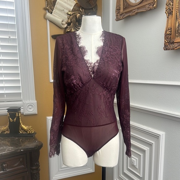Elegant Lace Bodysuit in Deep Burgundy - Picture 1 of 16